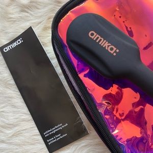 Amika Straightening Brush - Travel Size